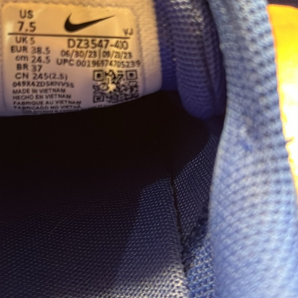 Women’s Nike Versair Hyper Royal Blue Sneakers Running Shoes DZ3547-400 NEW - Picture 8 of 8